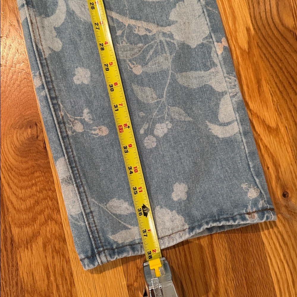 Floral Patterned Blue Jeans - Picture 6 of 9